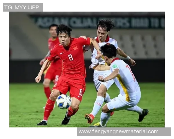 上海足球队在邀请赛中的战术表现分析与点评探讨