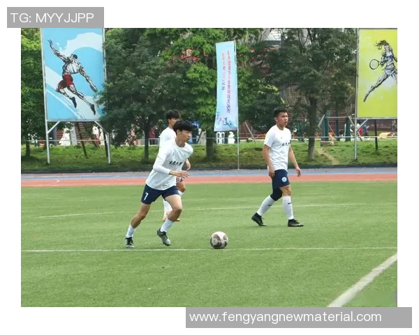 足球明星海报壁纸图文欣赏让你感受绿茵场上的激情与魅力